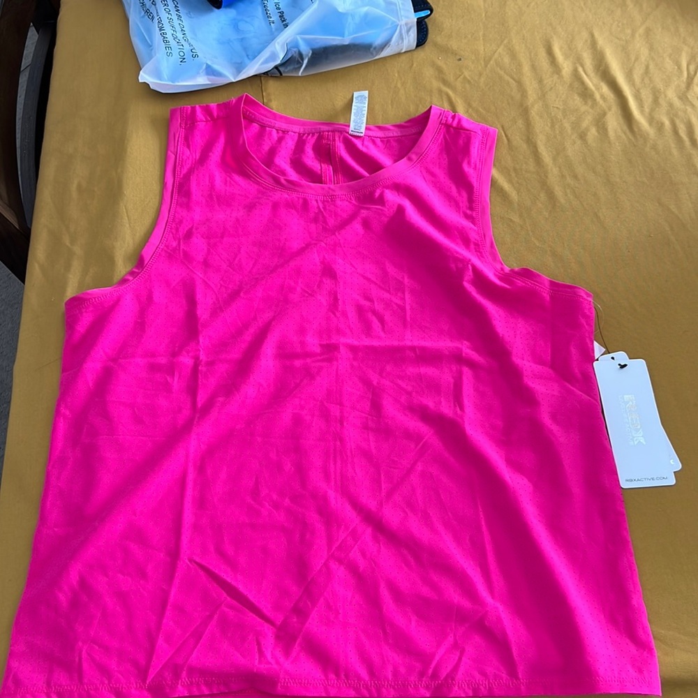 Workout tank top
